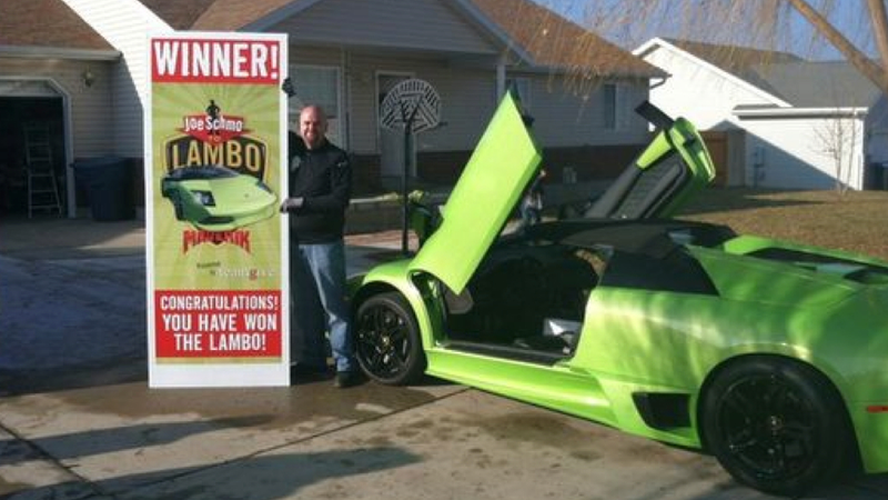 Illustration for article titled Did a man intentionally wreck this Lamborghini six hours after he won it?